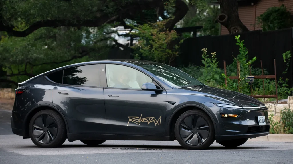 Ρομποτικό ταξί Tesla ψάχνει για… πελάτες στο Ώστιν του Τέξας!