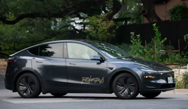 Ρομποτικό ταξί Tesla ψάχνει για… πελάτες στο Ώστιν του Τέξας!