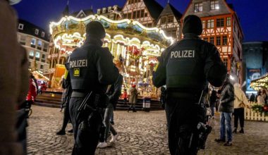 Γερμανία: Συνελήφθησαν 5 αλλοδαποί που ετοίμαζαν επίθεση με αυτοκίνητο σε χριστουγεννιάτικη αγορά στη Βαυαρία