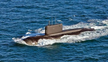 Ουκρανικό κτύπημα στο Νοβοροσίσκ εν μέσω διαπραγματεύσεων στο Βερολίνο: Η στιγμή που drone πλήττει ρωσικό υποβρύχιο