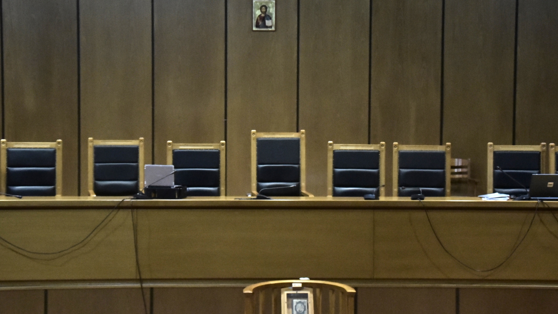 Βόλος: Προφυλακίστηκαν οι πέντε Αλβανοί που εκβίαζαν 19χρονο – Του άρπαξαν 7.500 ευρώ