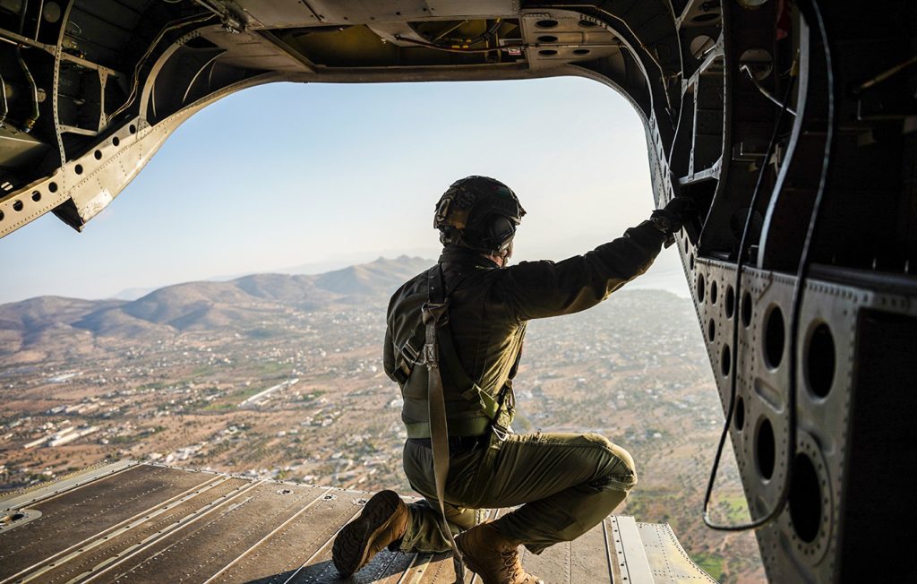 Κατατέθηκε το ν/σ του ΥΠΕΘΑ: Τι προβλέπει για μισθούς, προαγωγές και εφεδρεία