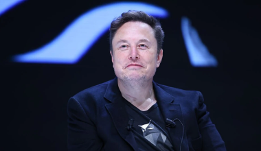 Ο Έλον Μασκ έγινε ο πρώτος άνθρωπος στον κόσμο με περιουσία 600 δισ. δολαρίων!