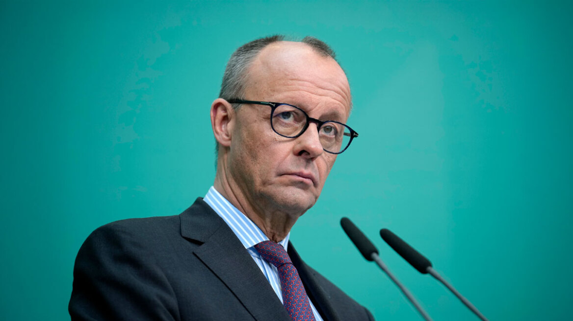 Ο Φ.Μερτς που είχε παππού ναζιστή παρομοίασε τον Β.Πούτιν με τον Αδόλφο Χίτλερ!