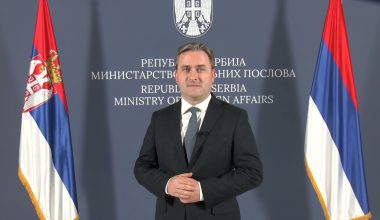 Σερβία: Η εισαγγελία ζήτησε δίωξη κατά του υπουργού Πολιτισμού Ν.Σελάκοβιτς για τους ουρανοξύστες του Κούσνερ