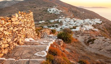 Θρίλερ στη Σίκινο: Κυνηγοί βρήκαν σκελετό που ανήκει σε μια από τις δύο εξαφανισμένες Γαλλίδες τουρίστριες