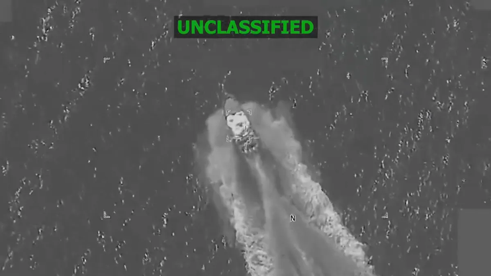 ΗΠΑ: Ο αμερικανικός Στρατός έπληξε τρία πλοία σε διεθνή ύδατα – Οκτώ νεκροί (βίντεο)