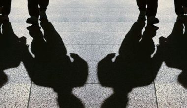 Άγριο ξύλο μεταξύ ανήλικων κοριτσιών σε κεντρικό δρόμο στην Λαμία: Δείτε βίντεο