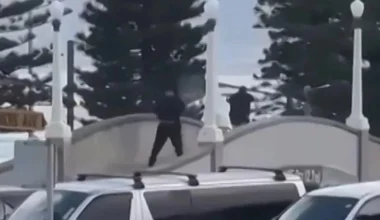 Σίδνεϊ: Βίντεο ντοκουμέντο από την στιγμή που αστυνομικός πυροβολεί έναν από τους δράστες της φονικής επίθεσης