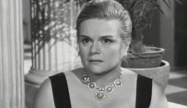 Στο «φως» άγνωστη φωτογραφία της Δ.Διαμαντίδου από τα νεανικά της χρόνια