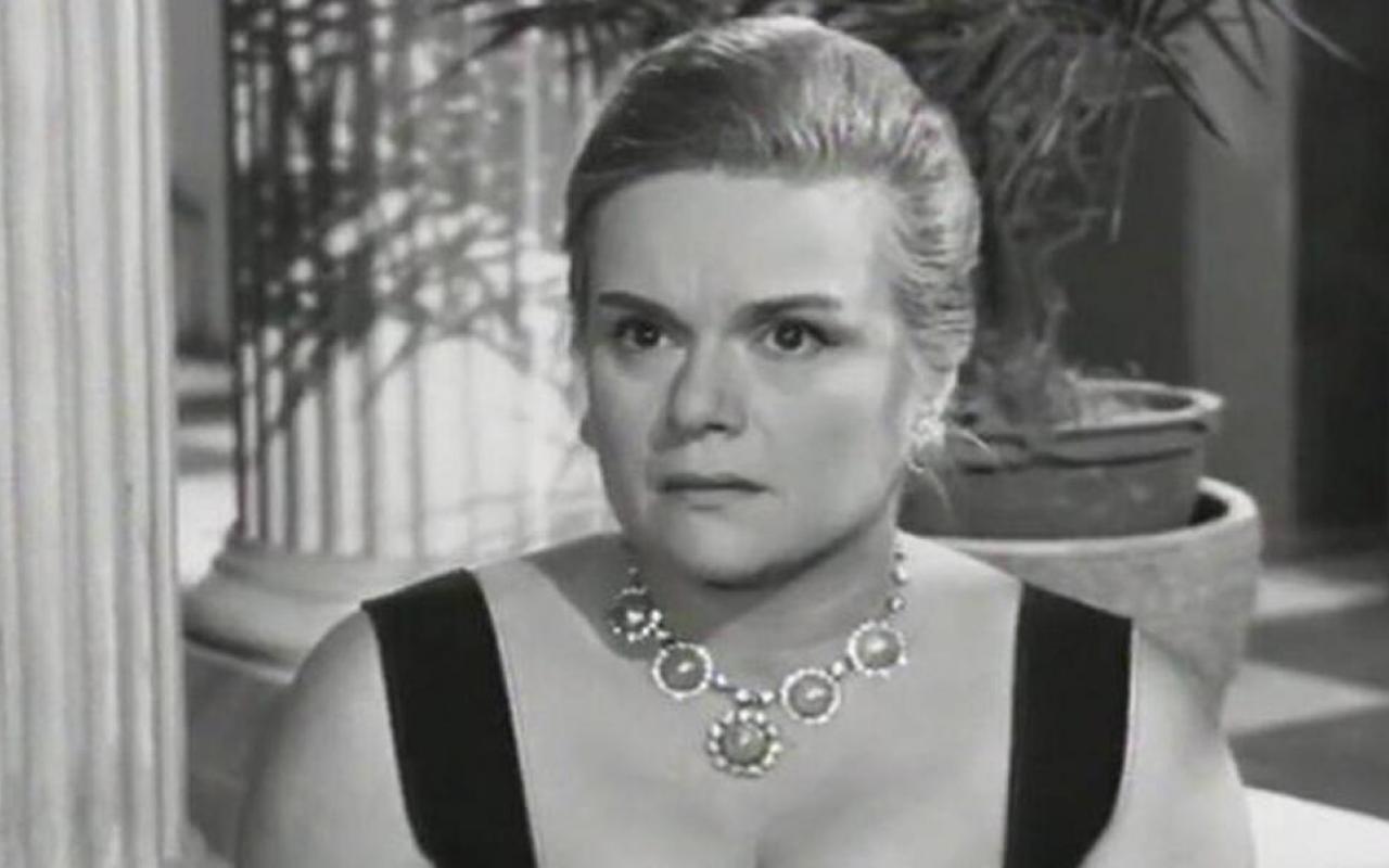 Στο «φως» άγνωστη φωτογραφία της Δ.Διαμαντίδου από τα νεανικά της χρόνια