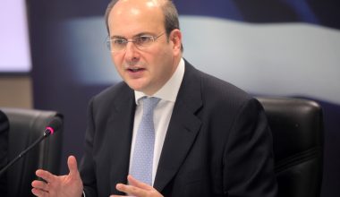 Κ.Χατζηδάκης για αγρότες: «Δεν έχουμε διαθέσεις αντιπαράθεσης – Η πόρτα μας είναι πάντα ανοιχτή»