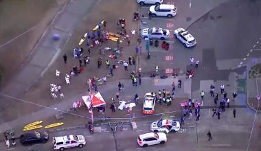 Νέο βίντεο ντοκουμέντο από το μακελειό στο Σίδνεϊ: Πολίτες προσπάθησαν να αφοπλίσουν τους δράστες πριν την επίθεση