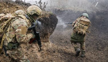 Οι Ρώσοι κατέλαβαν αιφνιδιαστικά και την Βαρβάροφκα στη Ζαπορίζια – Δείτε βίντεο από τις σφοδρές μάχες