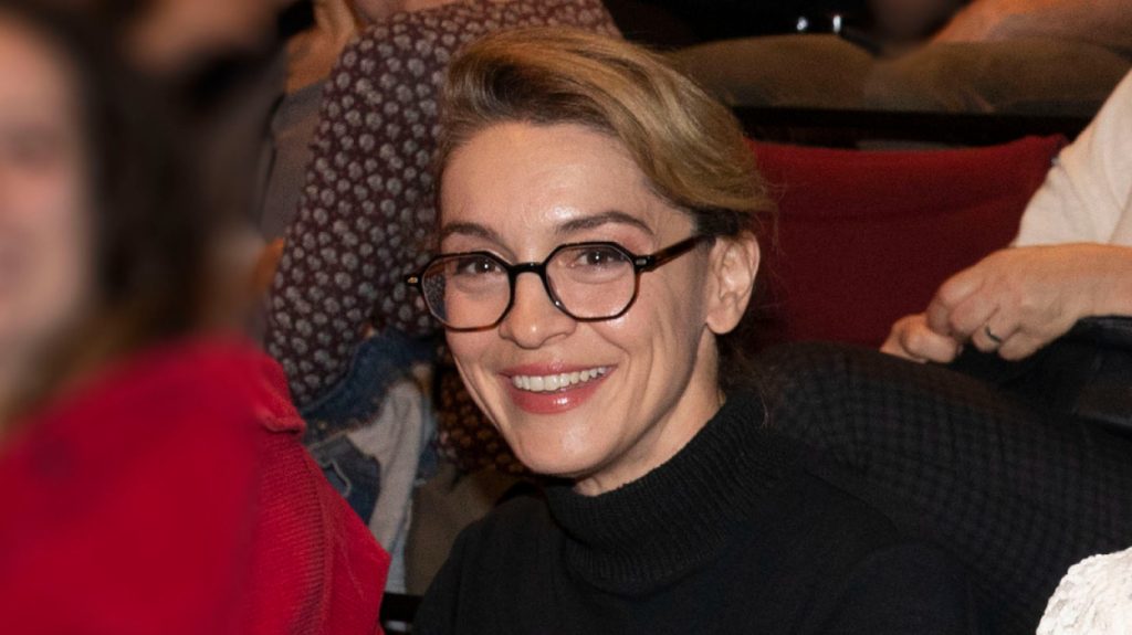 Γιούλια Σκαφίδα: «Δεν έχω μονογονεϊκή οικογένεια – Δεν θέλω να παίρνω μόνο εγώ τα εύσημα» (βίντεο)