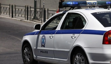 Θεσσαλονίκη: 45χρονος επαίτης επιχείρησε να φιλήσει σερβιτόρα – Έφτυσε και γρονθοκόπησε πελάτισσα