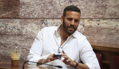 Ποιος παίρνει τη θέση του Νίκου Παππά αν παραδώσει την έδρα του