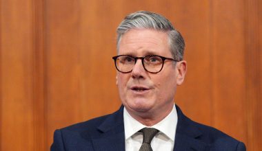 SVR: «Η Βρετανία υπονομεύει τις ειρηνευτικές προσπάθειες του Τραμπ για το Ουκρανικό»