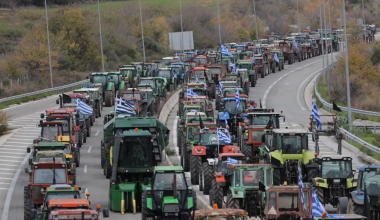 Στα μπλόκα οι αγρότες: Αύριο η απόφαση αν θα προσέλθουν σε διάλογο με την κυβέρνηση – «Ανεπαρκή τα μέτρα»