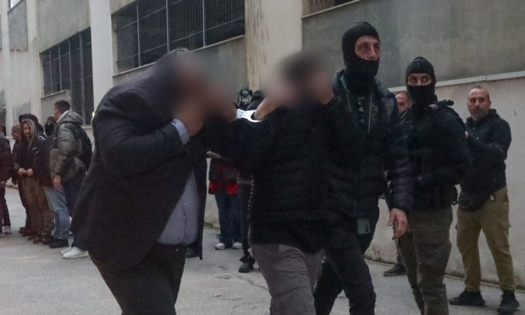 Σκάνδαλο ΟΠΕΚΕΠΕ: Στην Ευελπίδων οι συλληφθέντες για τις παράνομες επιδοτήσεις