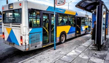 Στάση εργασίας σήμερα στα λεωφορεία: Δείτε ποιες ώρες θα «τραβήξουν χειρόφρενο»