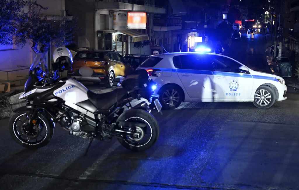 Θεσσαλονίκη: Συνελήφθησαν δύο 15χρονοι που έκλεψαν μηχανή και τραυμάτισαν οδηγό αυτοκινήτου και αστυνομικό