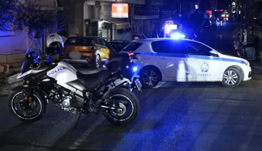 Θεσσαλονίκη: Συνελήφθησαν δύο 15χρονοι που έκλεψαν μηχανή και τραυμάτισαν οδηγό αυτοκινήτου και αστυνομικό