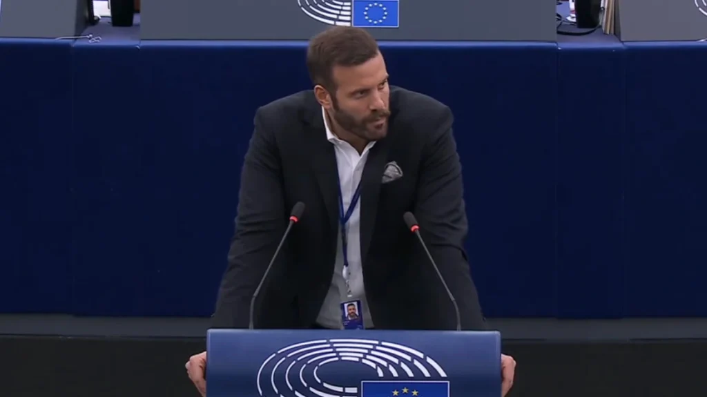 Ν.Γιαννόπουλος για τον ξυλοδαρμό του από τον Ν.Παππά: «Είναι επικίνδυνος – Θα κινηθώ νομικά στην Ελλάδα»