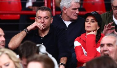 Στο ΣΕΦ ο Γ.Λιάγκας και η Μ.Αντωνά: Η στιγμή που οπαδοί τους αποδοκιμάζουν έντονα (βίντεο)