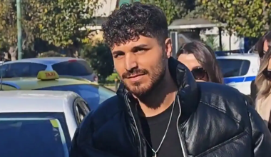 Σ.Παπαδόπουλος: Αυτός είναι ο 21χρονος τραγουδιστής που μηνύει τον Γ.Μαζωνάκη για ανήθικες προτάσεις