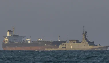 Συνοδεία πολεμικών πλοίων απέπλευσε κονβόι πετρελαιοφόρων από την Βενεζουέλα