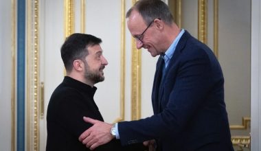 Ο Β.Ζελένσκι «ψάχνει» 135 δισ.ευρώ και ο Γερμανός Φ.Μερτς υπόσχεται ότι θα πιέσει να του δώσουν τα ρωσικά κεφάλαια