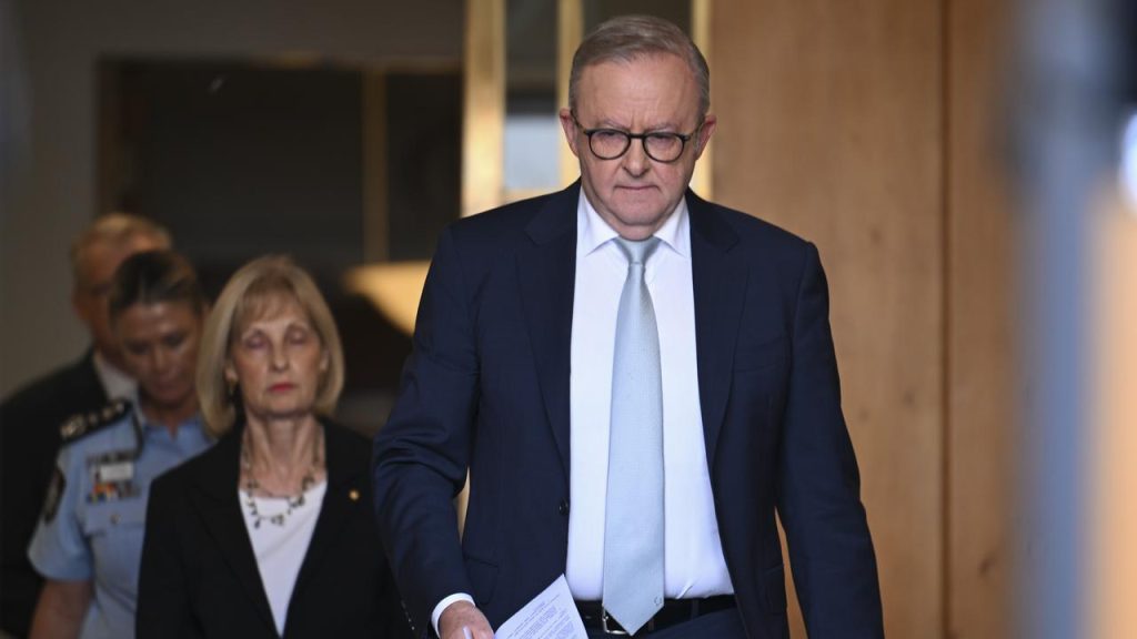 Άντονι Αλμπανέζε μετά το ισλαμιστικό κτύπημα με τους 15 νεκρούς στο Σίδνεϊ: «Ανησυχώ για τους νεοναζί»