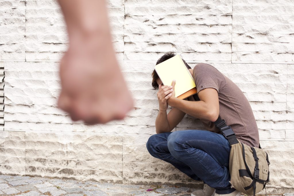 Μεσολόγγι: Συνελήφθησαν δυο ανήλικοι για μπούλινγκ σε 14χρονο – Τον χτύπησαν στο πρόσωπο