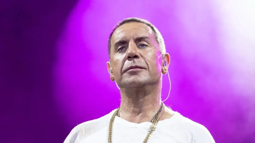 Γ.Μαζωνάκης: Ποια είναι τα πρόσωπα που κατήγγειλε ο τραγουδιστής στο εκβιαστών