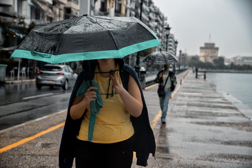 Καιρός: Άστατος ο καιρός αύριο – Τοπικές βροχές και καταιγίδες σε πολλές περιοχές της χώρας