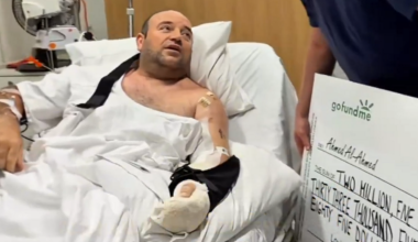 Έκπληκτος ο άνδρας όταν του έδωσαν 2,5 εκατ. δολάρια επειδή αφόπλισε τον μακελάρη στο Σίδνεϊ : «Τα αξίζω;» (βίντεο)