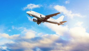 Πρωτοφανές περιστατικό σε πτήση της easyJet: Επιβάτες καταγγέλλουν πως επιβίβασαν στο αεροσκάφος νεκρή 89χρονη!