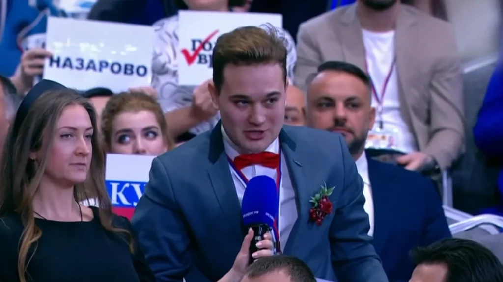 Βίντεο: Δημοσιογράφος έκανε πρόταση γάμου στην σύντροφό του κατά τη διάρκεια της συνέντευξης Τύπου του Β.Πούτιν