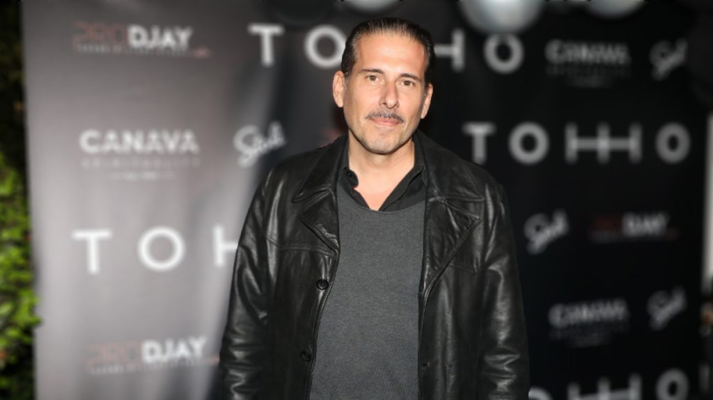 Υπονοούμενα του Δ.Καραναστάση για την κλήση που του επιβλήθηκε: «Κάτι εξυπηρετεί η είδηση – Τώρα μόνο φραπέ!»