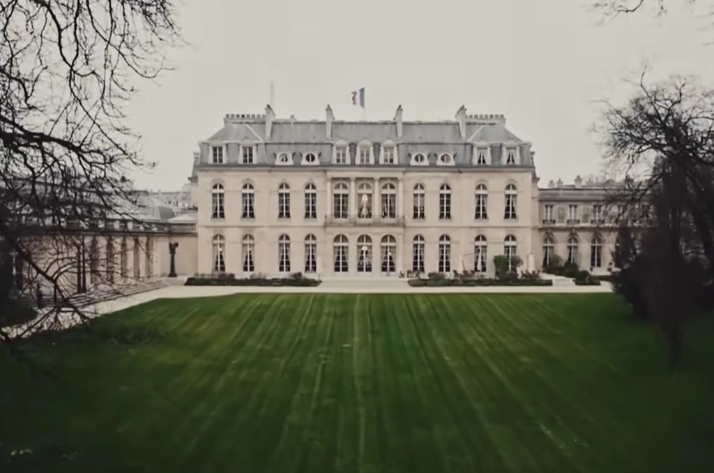 Γαλλία: Ο φροντιστής των ασημικών του Ελιζέ κατηγορείται ότι έκλεψε περίπου 100 πολύτιμα αντικείμενα!