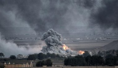 ΗΠΑ: Eξαπέλυσαν εκτεταμένες αεροπορικές επιδρομές κατά του ΙSIS στη Συρία ως απάντηση για τον θάνατο δύο Αμερικανών