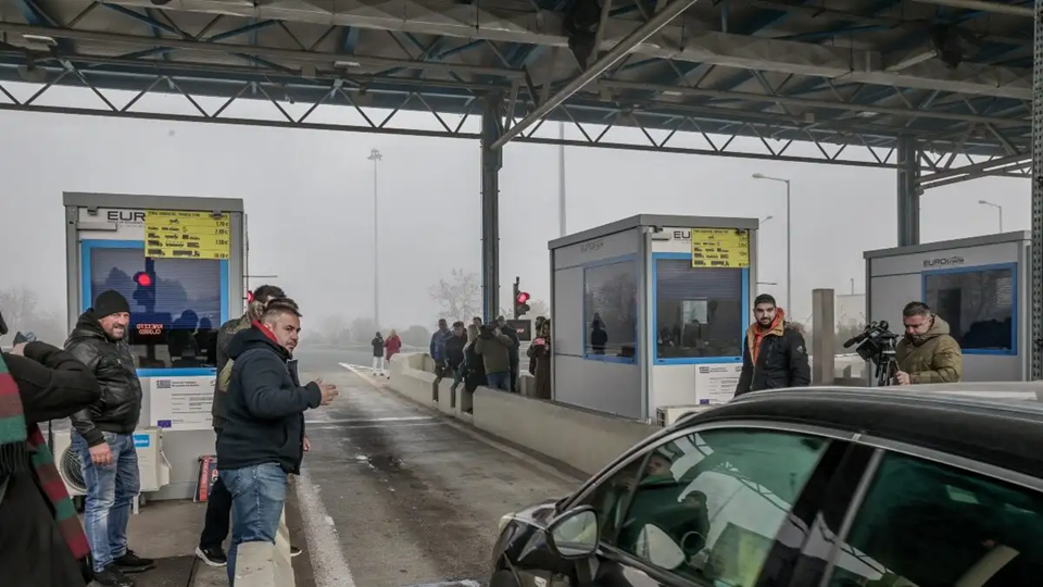 Ιωάννινα: Δικογραφία για τους αγρότες που άνοιξαν τις μπάρες στα διόδια Δροσοχωρίου
