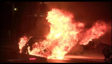 Βίντεο: ΙΧ «τυλίχθηκε» στις φλόγες επί της λεωφ.Κηφισίας