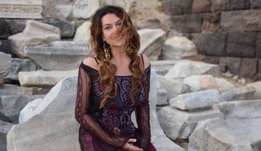 «Έφυγε» από τη ζωή η τραγουδίστρια Κλαούντια Ντελμέρ: Έδινε σκληρή «μάχη» με τον καρκίνο