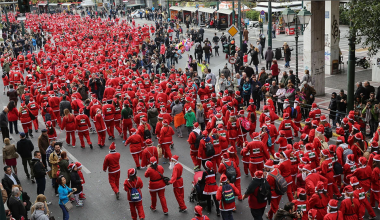«Athens Santa Run 2025»: Αυτοί είναι οι δρόμοι που θα κλείσουν σήμερα στο κέντρο της Αθήνας