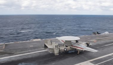 Βίντεο: Πιλότος σώζει αεροσκάφος και πλήρωμα μετά από ;αστοχία του καλωδίου ανάσχεσης