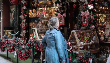 Εορταστικό ωράριο: Ανοιχτά σήμερα τα καταστήματα και τα σούπερ μάρκετ