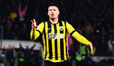 ΑΕΚ – ΟΦΗ 2-1: Μεγάλη νίκη με ανατροπή για την Ένωση και σκαρφαλώνει στην κορυφή της βαθμολογίας της Super League