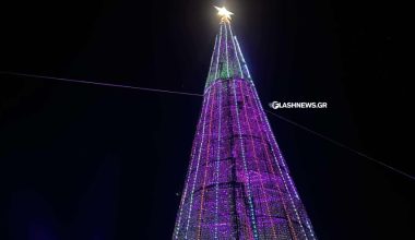 Χανιά: Φωταγωγήθηκε ένα από τα υψηλότερα χριστουγεννιάτικα δέντρα στην Κρήτη – Δείτε εικόνες